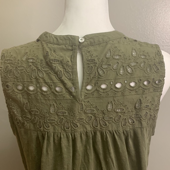 Lucky Brand eyelet sleeveless top medium - Picture 6 of 6